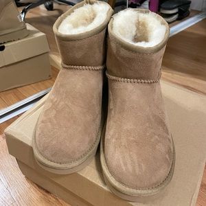 Ugg chestnut mini boots